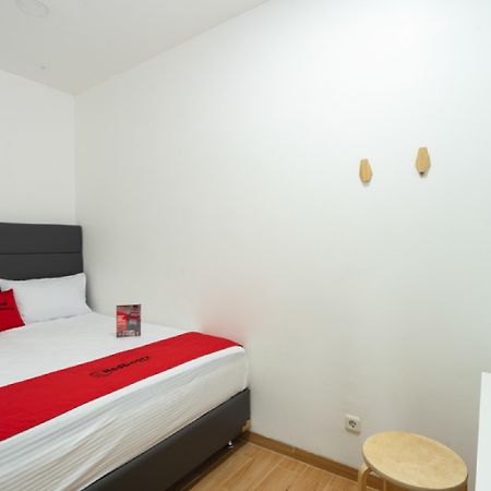 Reddoorz Plus @ Danau Sunter Utara Джакарта Экстерьер фото