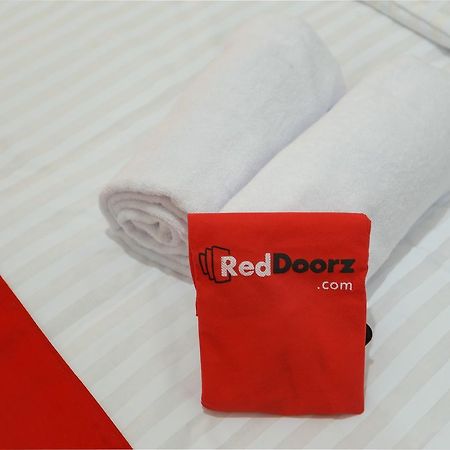 Reddoorz Plus @ Danau Sunter Utara Джакарта Экстерьер фото