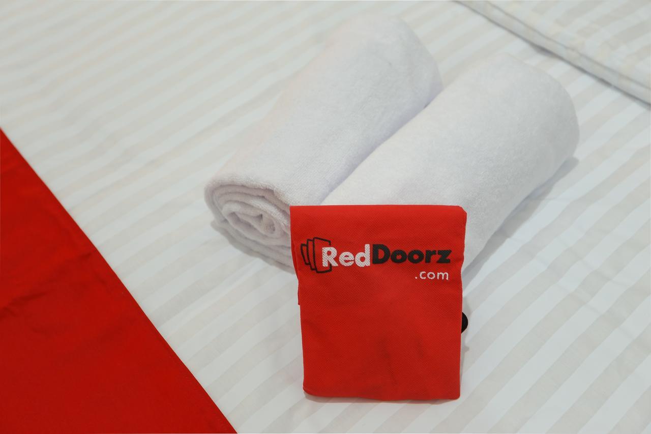 Reddoorz Plus @ Danau Sunter Utara Джакарта Экстерьер фото