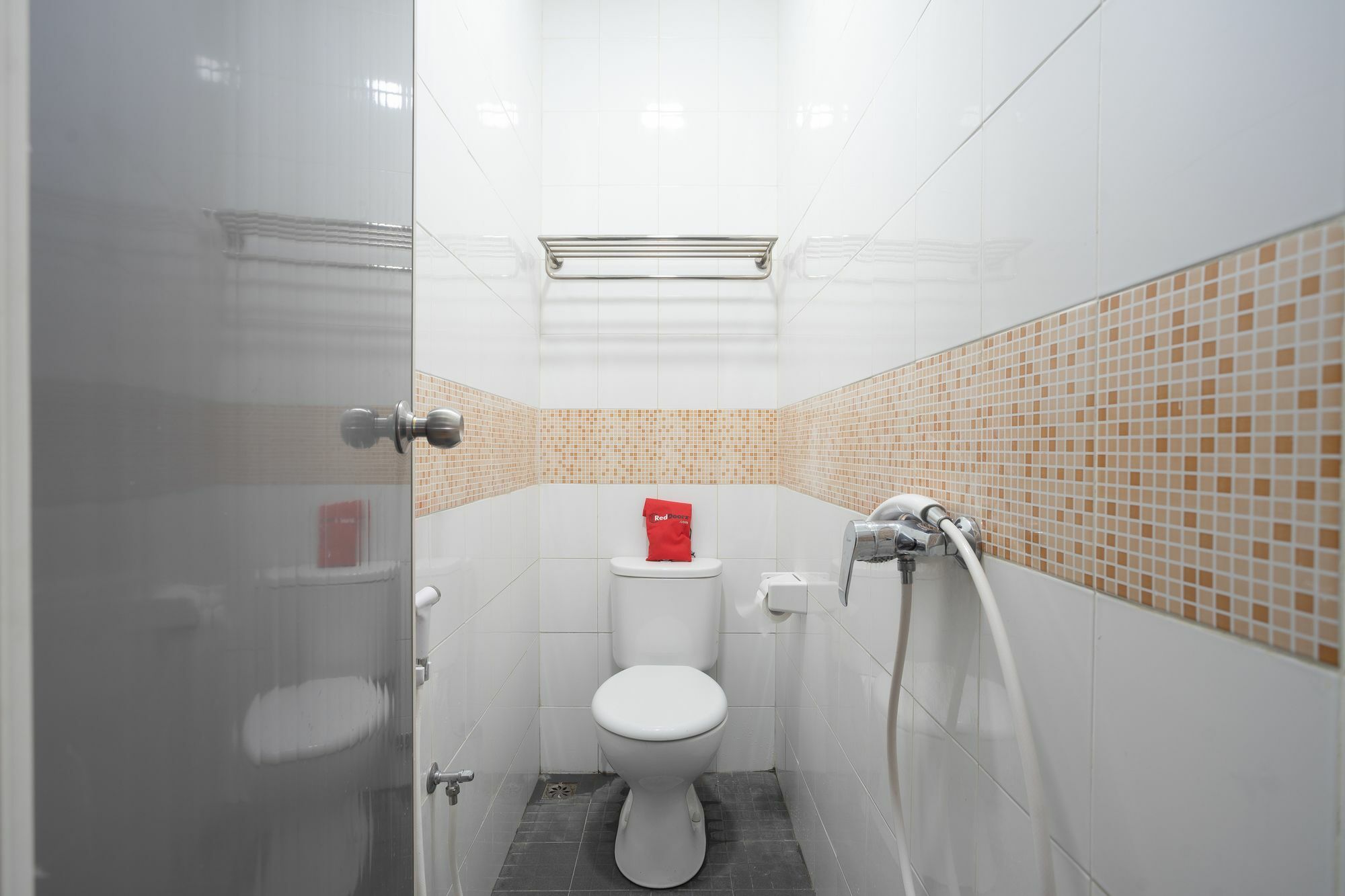 Reddoorz Plus @ Danau Sunter Utara Джакарта Экстерьер фото