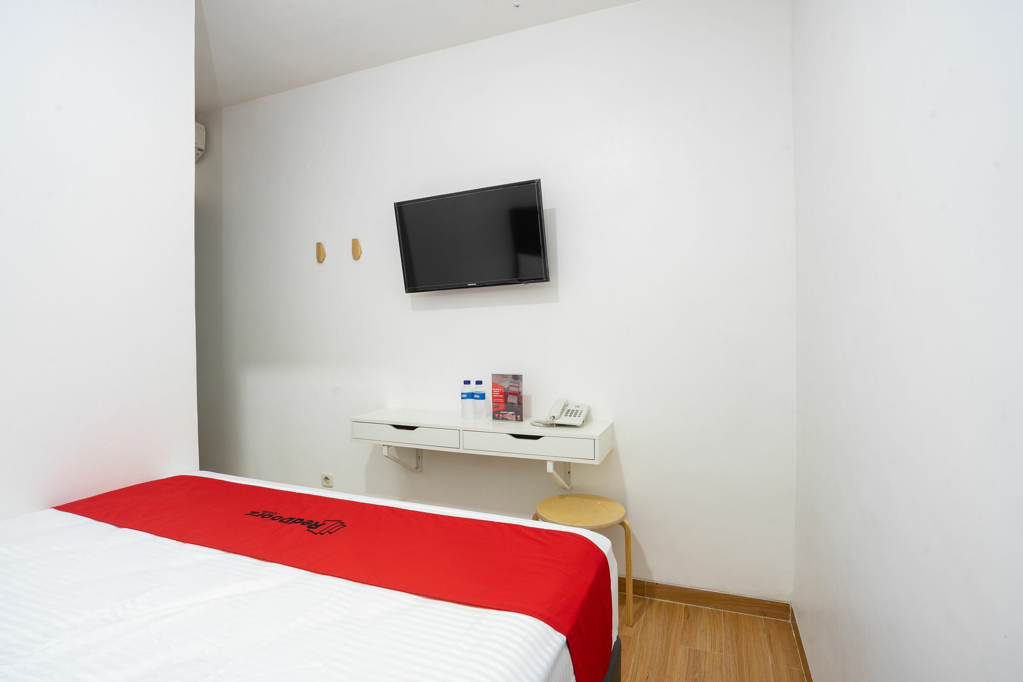 Reddoorz Plus @ Danau Sunter Utara Джакарта Экстерьер фото